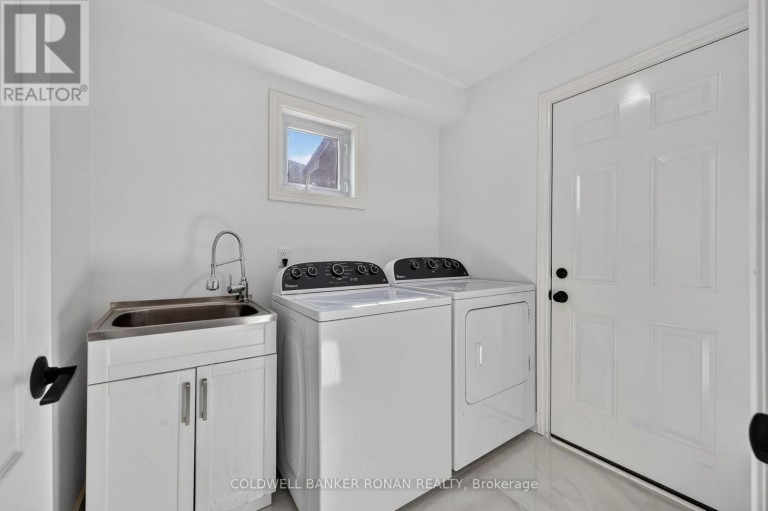 8 MCCULLOUGH AVENUE, New Tecumseth (Beeton), Ontario, L0G1A0