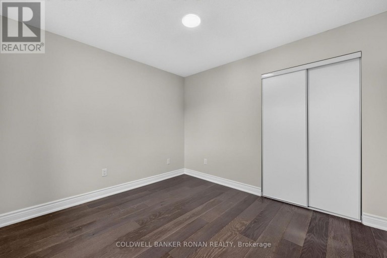 8 MCCULLOUGH AVENUE, New Tecumseth (Beeton), Ontario, L0G1A0