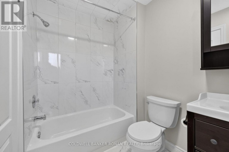 8 MCCULLOUGH AVENUE, New Tecumseth (Beeton), Ontario, L0G1A0