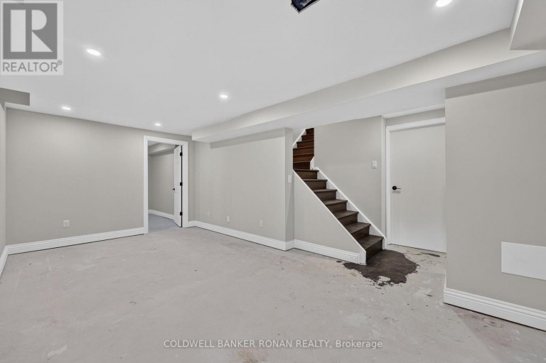 8 MCCULLOUGH AVENUE, New Tecumseth (Beeton), Ontario, L0G1A0