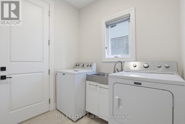 7 ASPEN CIRCLE Thames Centre Ontario photo 21