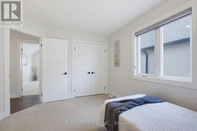 7 ASPEN CIRCLE Thames Centre Ontario photo 32