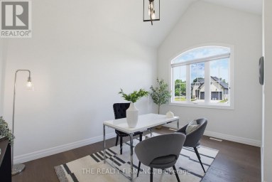 7 ASPEN CIRCLE Thames Centre Ontario photo 4