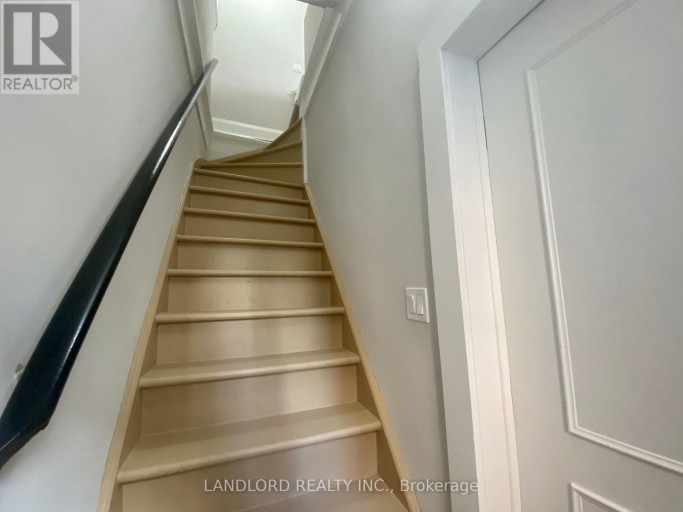 E - 341 ST CLAIR AVENUE W, Toronto (Casa Loma), Ontario, M5P1N3