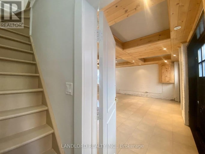 E - 341 ST CLAIR AVENUE W, Toronto (Casa Loma), Ontario, M5P1N3