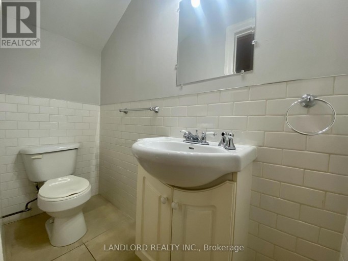 E - 341 ST CLAIR AVENUE W, Toronto (Casa Loma), Ontario, M5P1N3