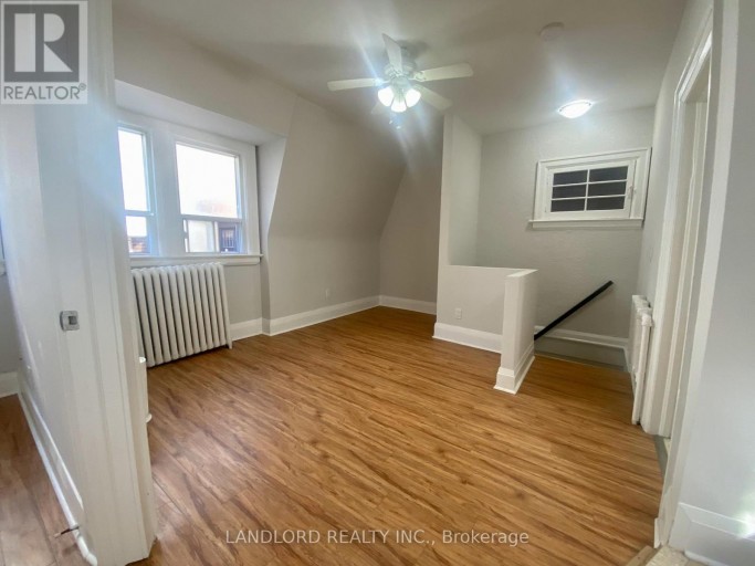 E - 341 ST CLAIR AVENUE W, Toronto (Casa Loma), Ontario, M5P1N3