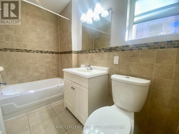 E - 341 ST CLAIR AVENUE W, Toronto (Casa Loma), Ontario, M5P1N3
