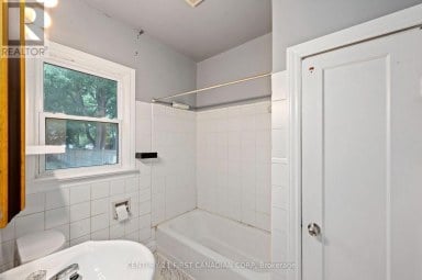 1456 GORE ROAD London East (East O) Ontario photo 26