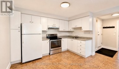 3 - 17 WASHINGTON STREET Markham (Old Markham Village) Ontario photo 2