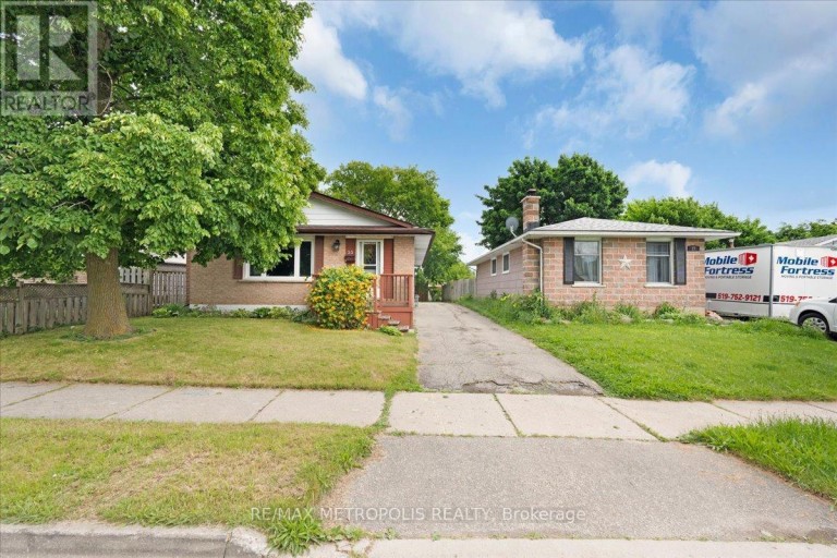 MAIN - 23 SILVER ASPEN CRESCENT, Kitchener, Ontario, N2N1H5