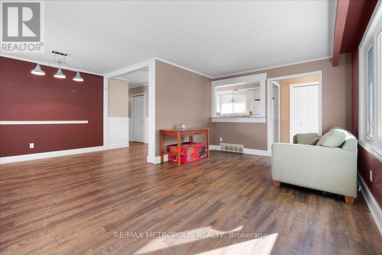 MAIN - 23 SILVER ASPEN CRESCENT, Kitchener, Ontario, N2N1H5