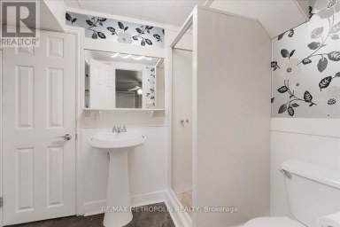 MAIN - 23 SILVER ASPEN CRESCENT Kitchener Ontario photo 32