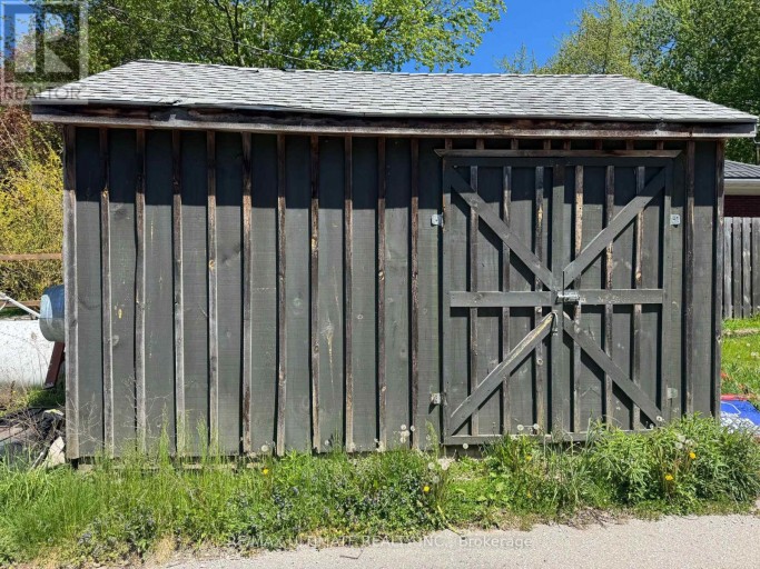 4 CENTRAL WELLINGTON STREET, Ashfield-Colborne-Wawanosh (Ashfield), Ontario, N7A3X9
