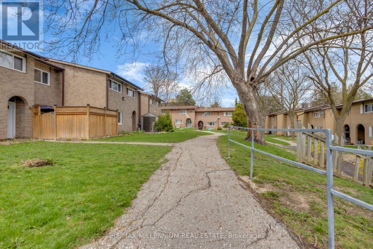 62 - 79 DRIFTWOOD AVENUE, Toronto (Glenfield-Jane Heights), Ontario, M3N2M7