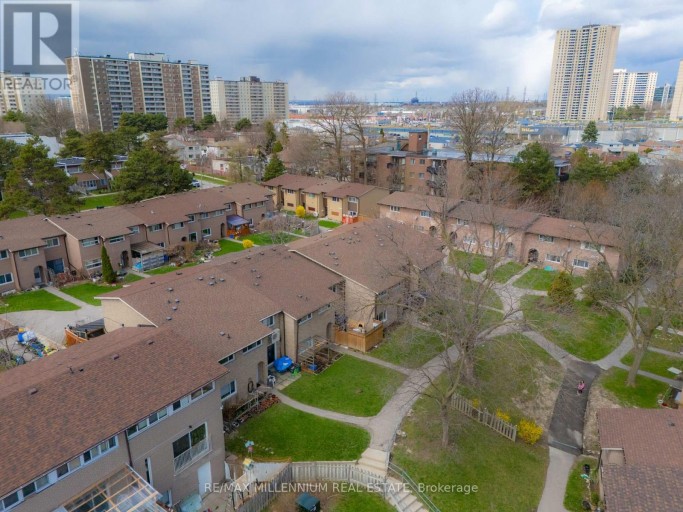 62 - 79 DRIFTWOOD AVENUE, Toronto (Glenfield-Jane Heights), Ontario, M3N2M7