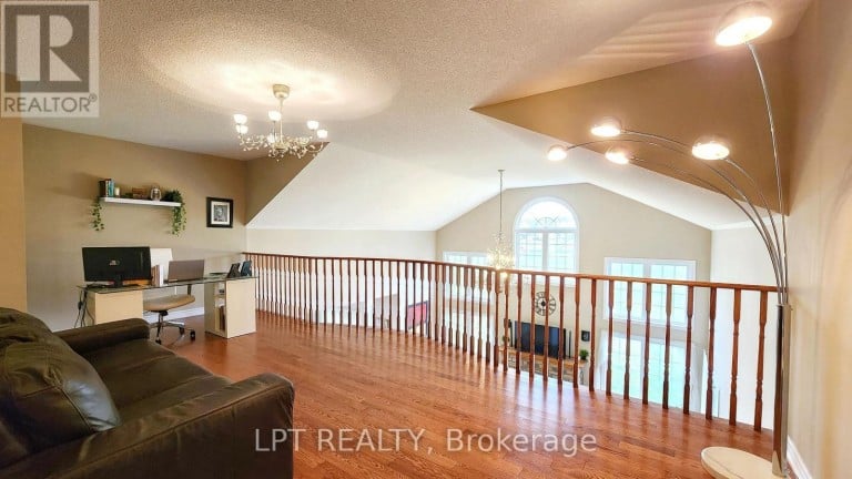 LEASE - 12 PLOWRIGHT ROAD, Springwater (Minesing), Ontario, L9X0A3
