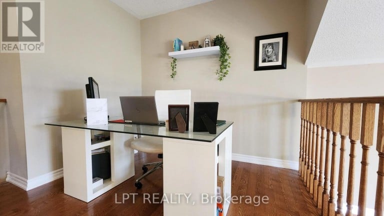 LEASE - 12 PLOWRIGHT ROAD, Springwater (Minesing), Ontario, L9X0A3