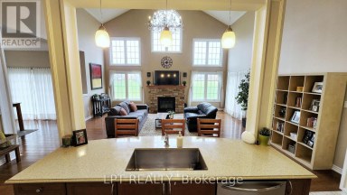 LEASE - 12 PLOWRIGHT ROAD Springwater (Minesing) Ontario photo 9