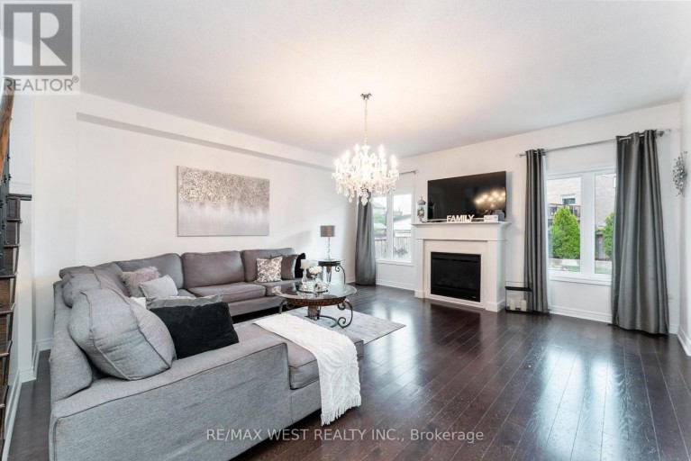 62 BROOKVIEW DRIVE, Bradford West Gwillimbury (Bradford), Ontario, L3Z0S5
