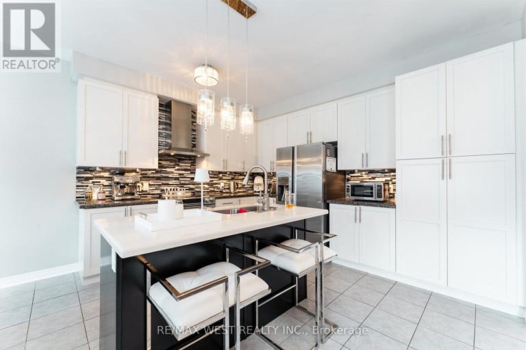 62 BROOKVIEW DRIVE, Bradford West Gwillimbury (Bradford), Ontario, L3Z0S5