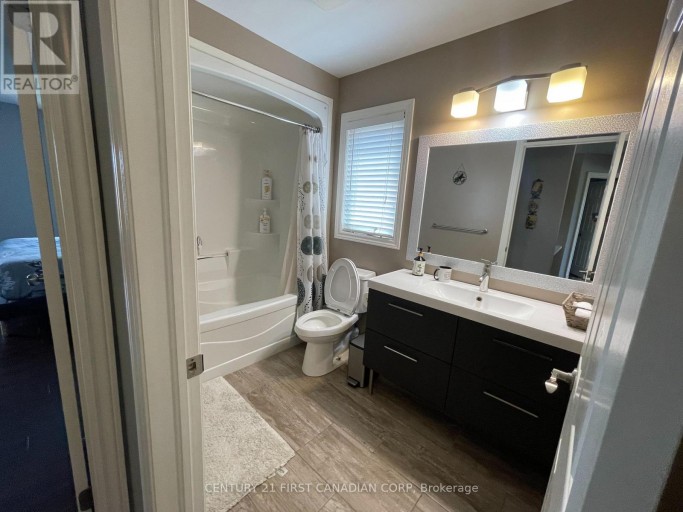 2722 BATEMAN TRAIL, London South (South W), Ontario, N6L0A8