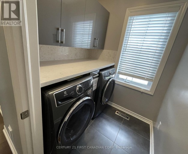 2722 BATEMAN TRAIL, London South (South W), Ontario, N6L0A8