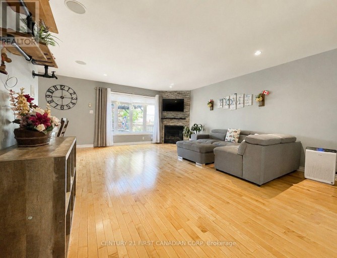 2722 BATEMAN TRAIL, London South (South W), Ontario, N6L0A8