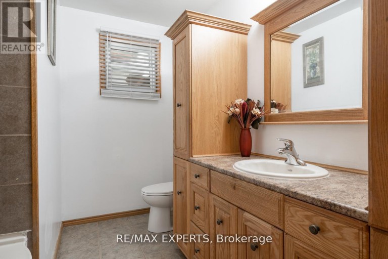 140 SAND ROAD, East Gwillimbury (Holland Landing), Ontario, L9N1H9