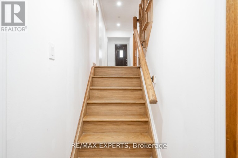 140 SAND ROAD, East Gwillimbury (Holland Landing), Ontario, L9N1H9