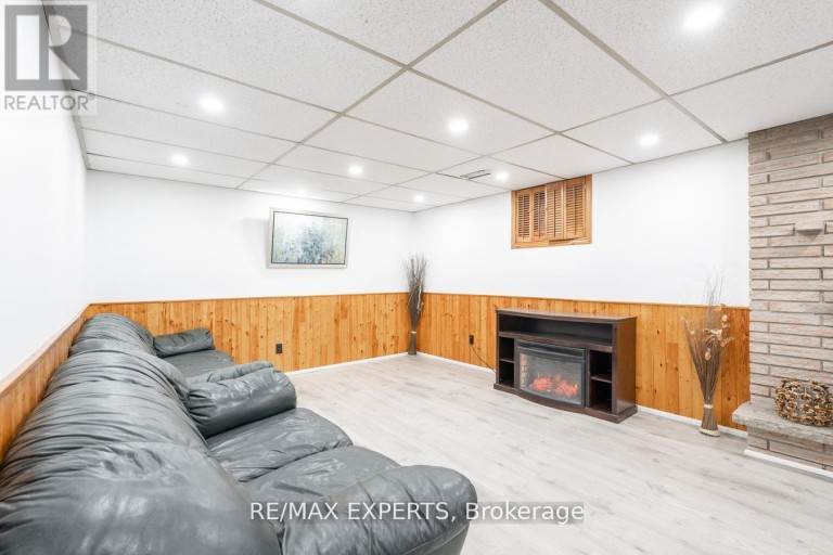 140 SAND ROAD, East Gwillimbury (Holland Landing), Ontario, L9N1H9