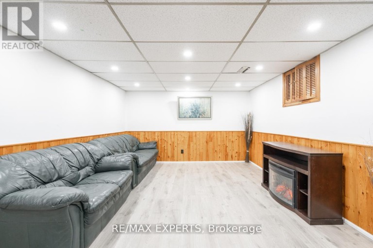 140 SAND ROAD, East Gwillimbury (Holland Landing), Ontario, L9N1H9