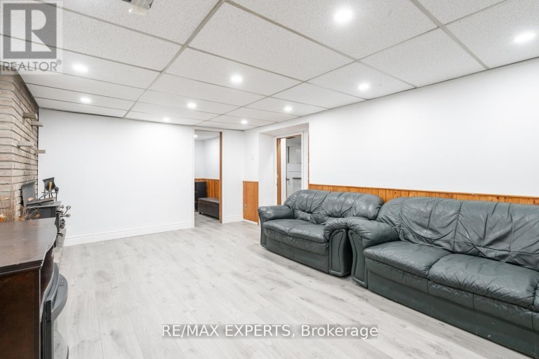 140 SAND ROAD, East Gwillimbury (Holland Landing), Ontario, L9N1H9