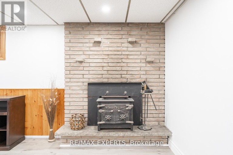 140 SAND ROAD, East Gwillimbury (Holland Landing), Ontario, L9N1H9