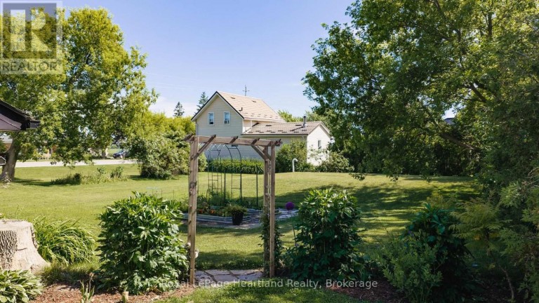827 HIGHWAY 21, Huron-Kinloss, Ontario, N2Z2X3