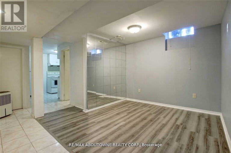 LOWER - 14 ANGUS DRIVE, Toronto (Don Valley Village), Ontario, M2J2X1