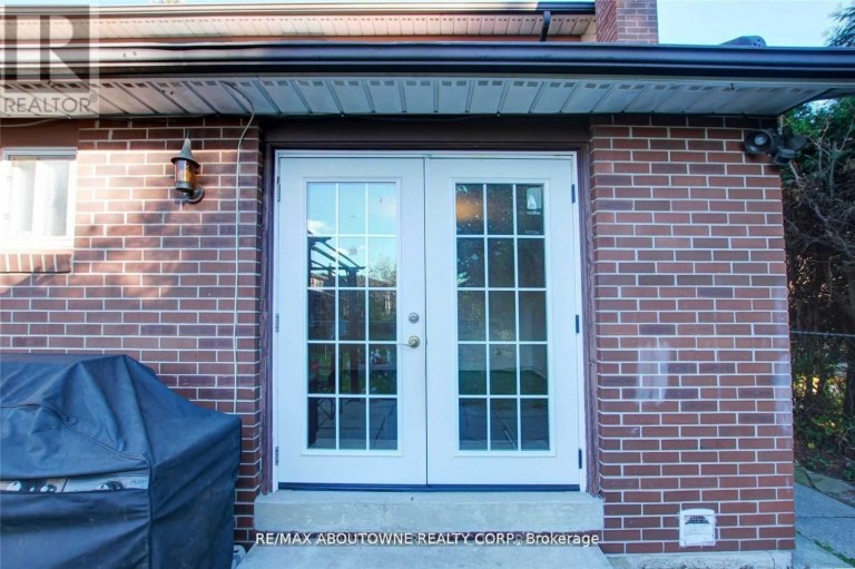 LOWER - 14 ANGUS DRIVE, Toronto (Don Valley Village), Ontario, M2J2X1