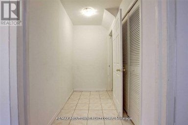 LOWER - 14 ANGUS DRIVE Toronto (Don Valley Village) Ontario photo 9