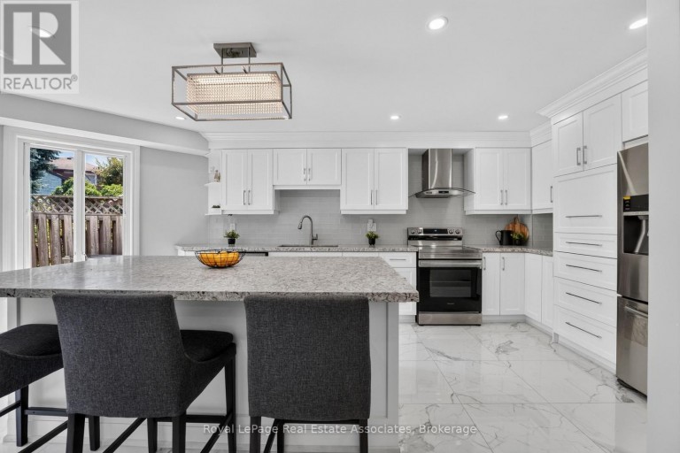 3346 CHARTRAND CRESCENT, Mississauga (Erin Mills), Ontario, L5L4C5