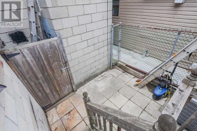 208 MANNING AVENUE Toronto (Trinity-Bellwoods) Ontario photo 16