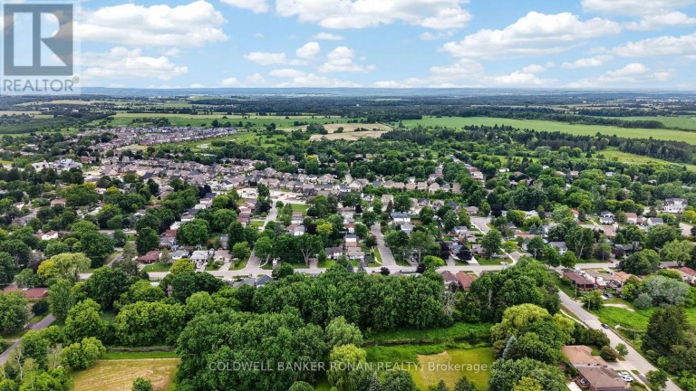 15 ENGLISH DRIVE, New Tecumseth (Beeton), Ontario, L0G1A0