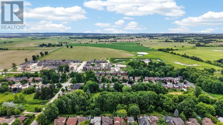 15 ENGLISH DRIVE, New Tecumseth (Beeton), Ontario, L0G1A0