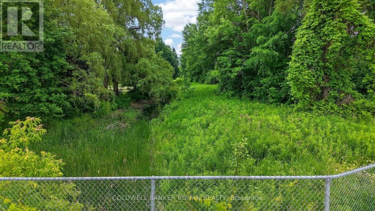 15 ENGLISH DRIVE, New Tecumseth (Beeton), Ontario, L0G1A0