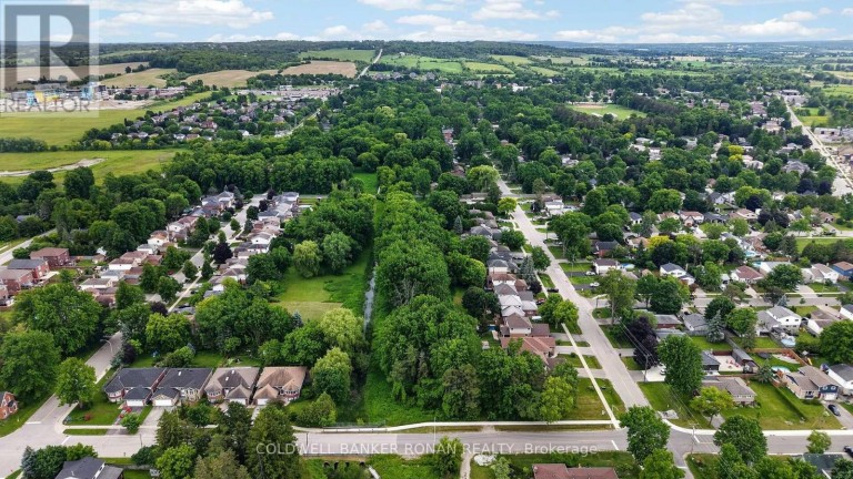 15 ENGLISH DRIVE, New Tecumseth (Beeton), Ontario, L0G1A0