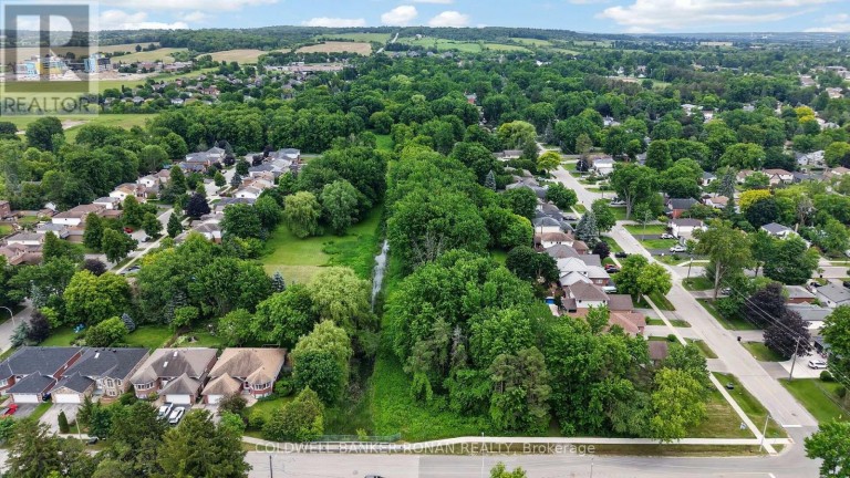 15 ENGLISH DRIVE, New Tecumseth (Beeton), Ontario, L0G1A0