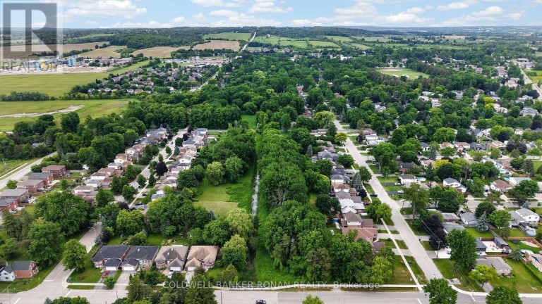 15 ENGLISH DRIVE, New Tecumseth (Beeton), Ontario, L0G1A0