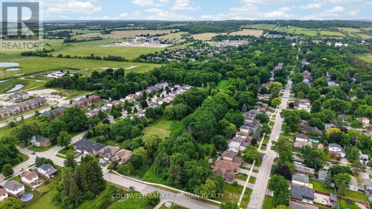 15 ENGLISH DRIVE, New Tecumseth (Beeton), Ontario, L0G1A0