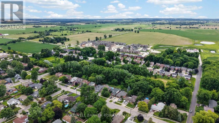 15 ENGLISH DRIVE, New Tecumseth (Beeton), Ontario, L0G1A0
