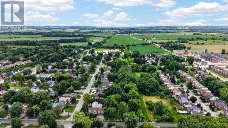 15 ENGLISH DRIVE, New Tecumseth (Beeton), Ontario, L0G1A0