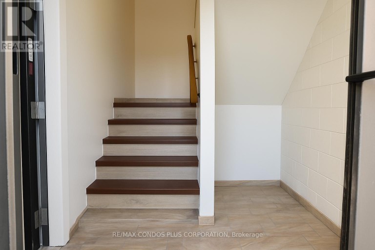 UNIT 3 (SECOND FLOOR) - 260 REGINA ROAD, Vaughan (West Woodbridge Industrial Area), Ontario, L4L8P8